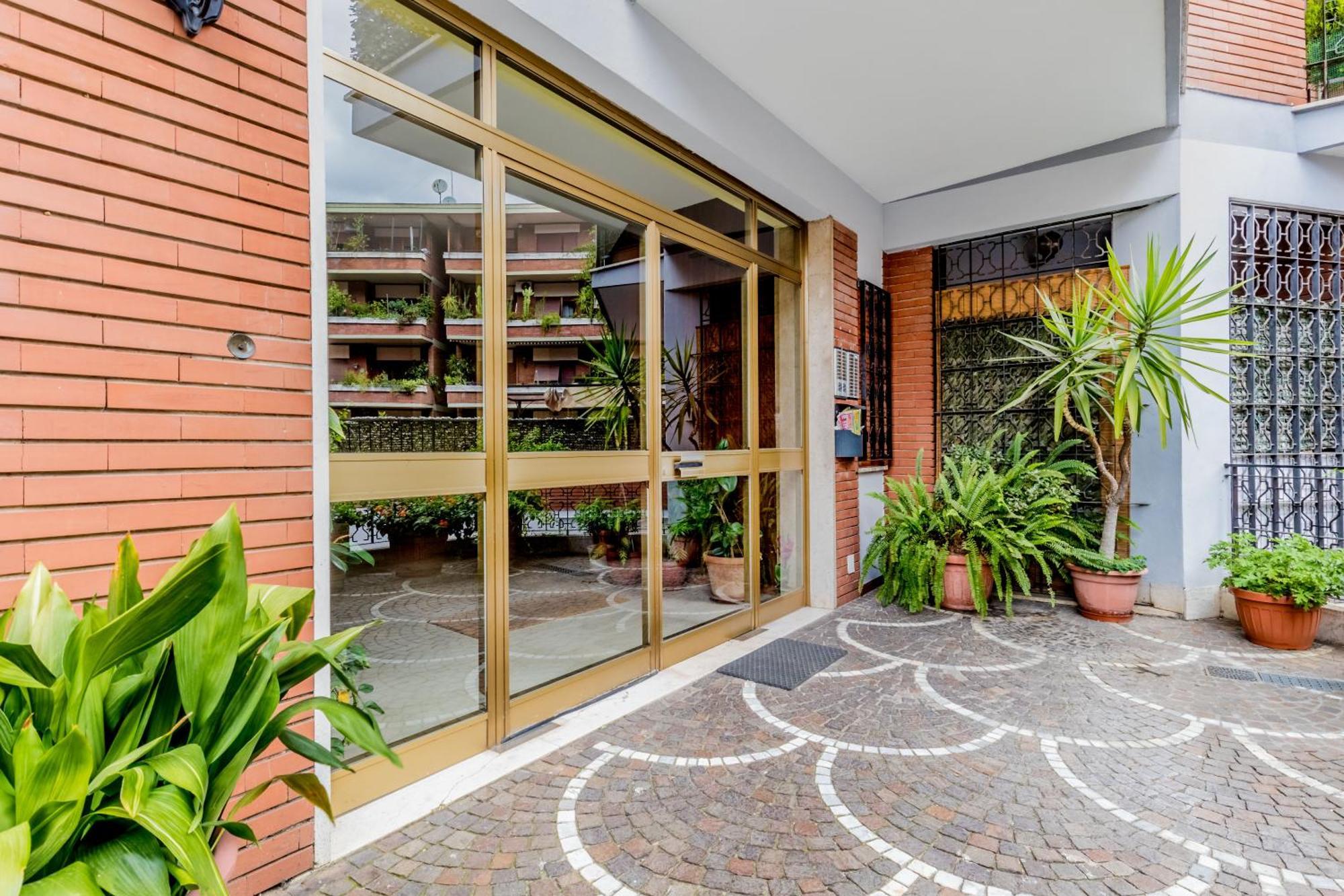 Bbhome Elegant Flat With Private Terrace Pamphili *